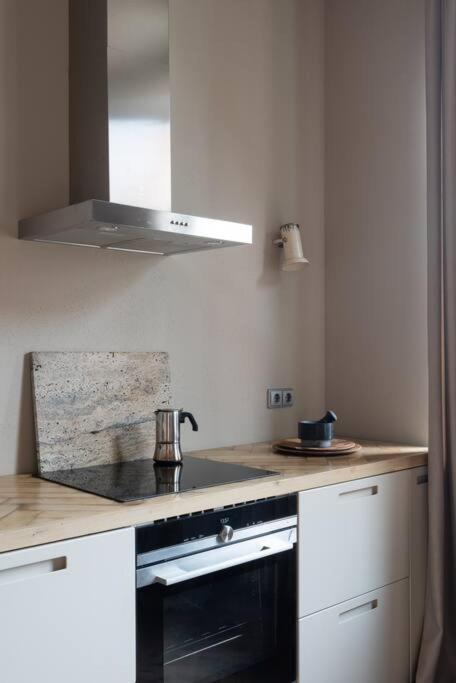 Authentic 1 Bd Old Town Apartment By Hostlovers Kaunas Exterior foto
